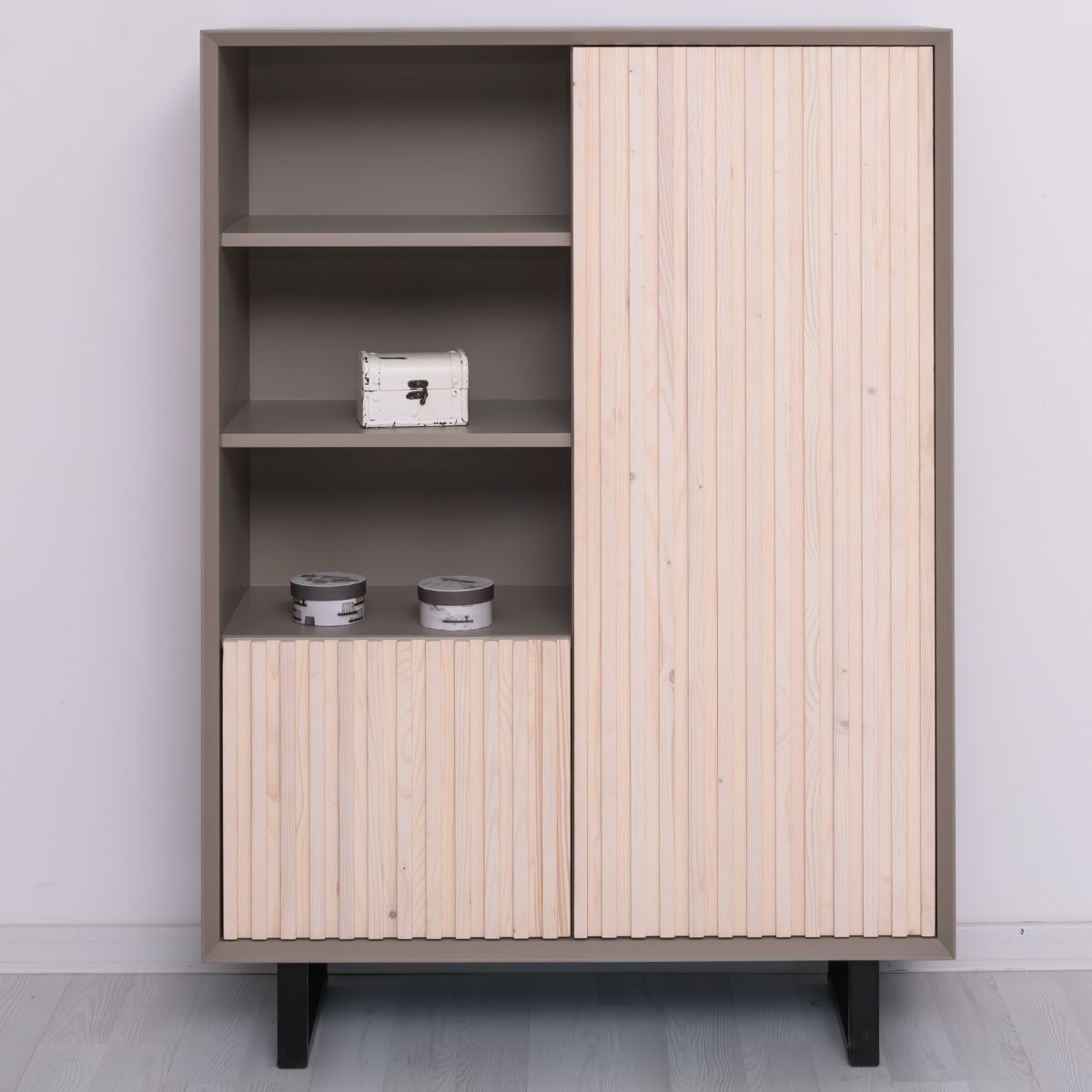 Bufet cu 2 usi Slatted